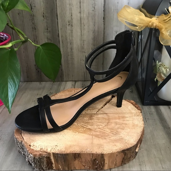 Black Heels - Picture 6 of 7